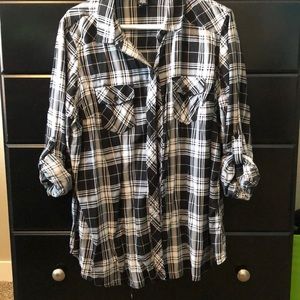 Cuffed sleeve plaid shirt